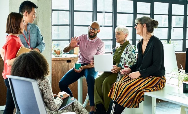 Average US Annual Salary by Age: How Much Do Americans Really Earn at Each Stage?