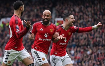 Manchester United Beat Tottenham 2–0 at Old Trafford to Strengthen Top 4 Bid