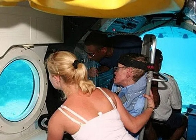 Who Were the Bikini-Clad Women in the Stephen Hawking Epstein Photo? Family Breaks Silence