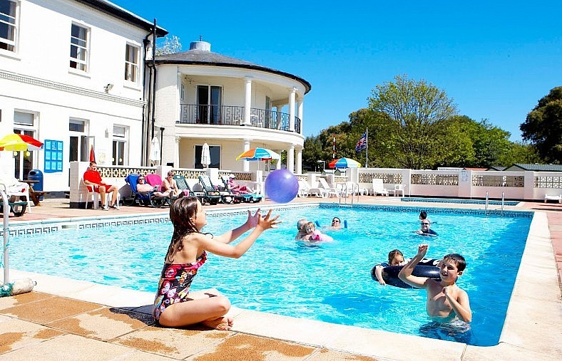 Will salaries drop in a 3-day work week UK Will salaries drop in a 3-day work week UK