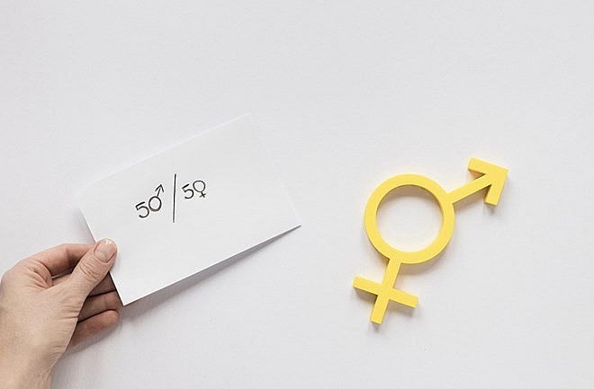 Many men, at that age, start keeping a certain distance from women their own age Many men, at that age, start keeping a certain distance from women their own age