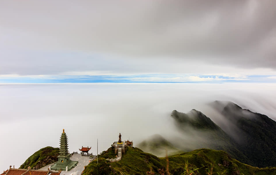 Hunting Clouds in Vietnam's northern highlands