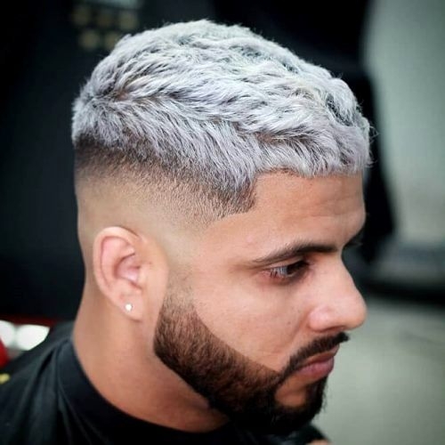 How curly hairstyle for men would look like in 2021?