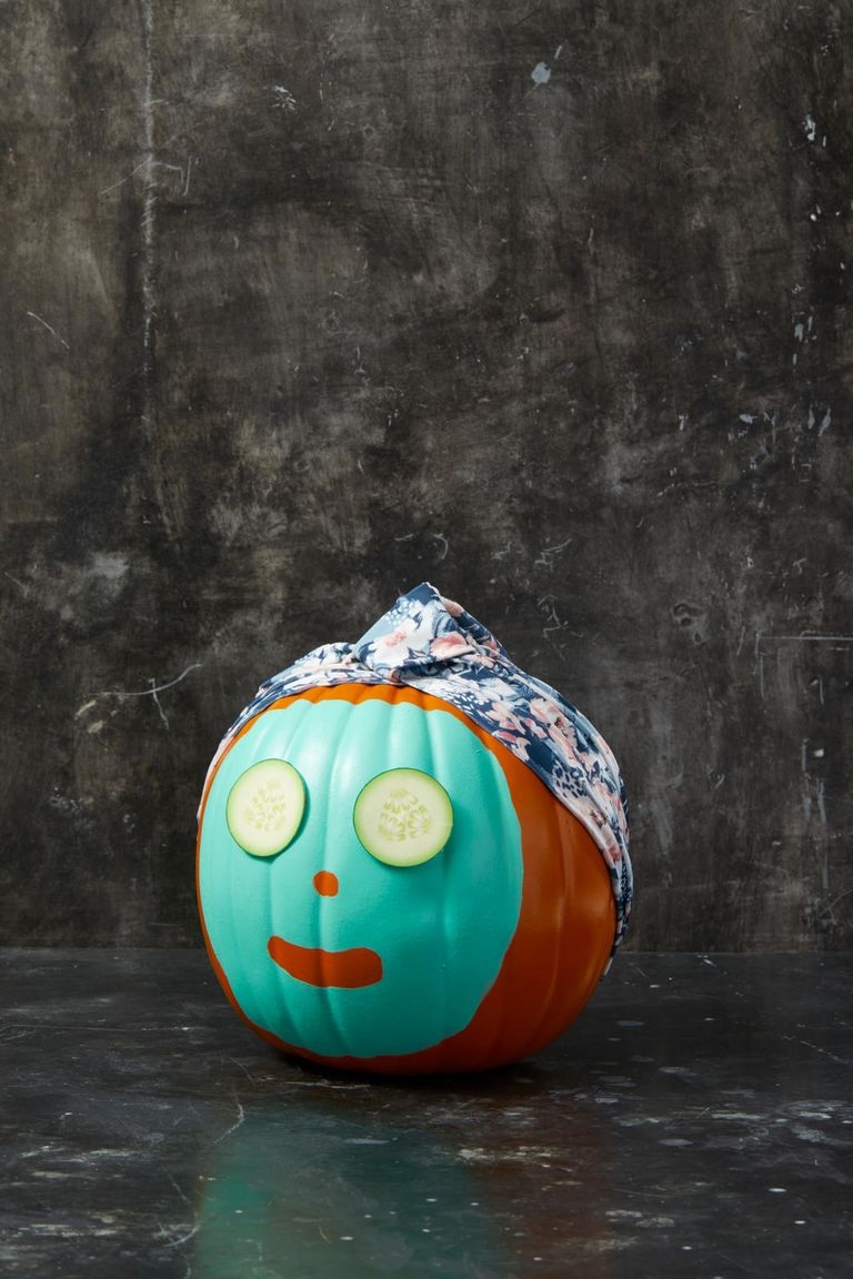 21 easy pumpkin faces to remix your decorating routine this year