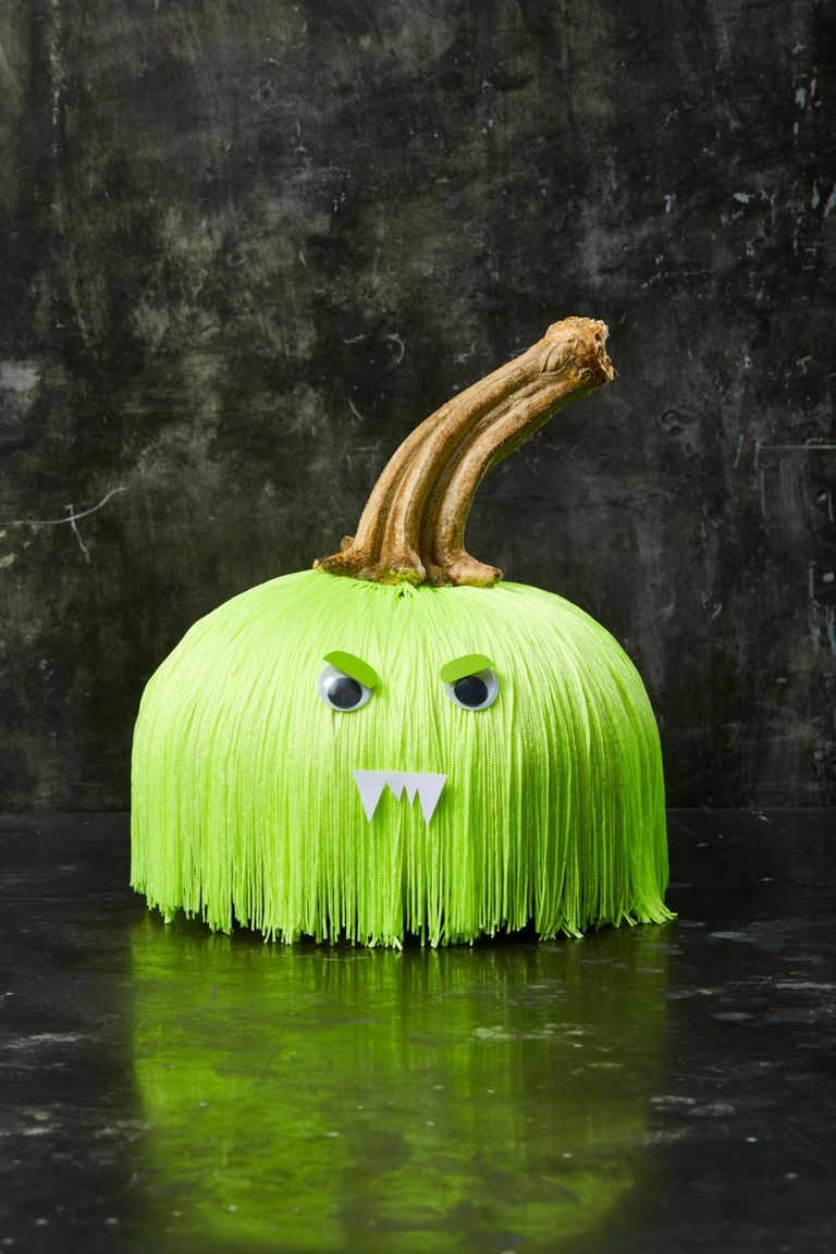 21 easy pumpkin faces to remix your decorating routine this year