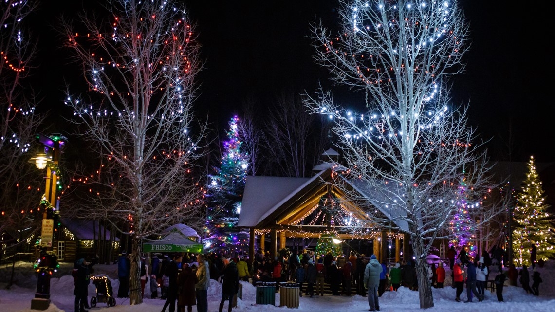 Top 7 Best Places To Visit In America During Christmas | KnowInsiders