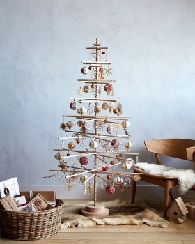 How to decorate your Christmas tree with creative ideas!