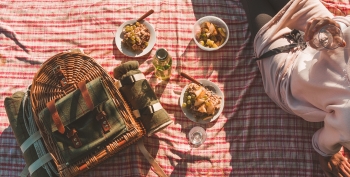 Top tips to host a perfect picnic with your friends!