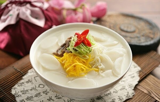 How to make  Tteokguk, Korea's traditional New Year food?