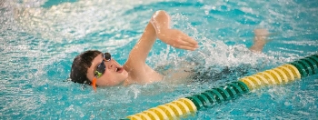 How to Swim: 7 Easy steps for beginners