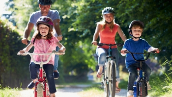Easy ways for parents to motivate kids to be active