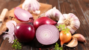 9 Easy and Quick Ways to Cure Garlic/ Onion Breath