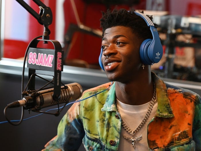 Full Lyrics of 'Old Town Road' by Lil Nas X ft Billy Ray Cyrus