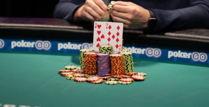 How To Win At Poker: Tips For Beginners and Advancers