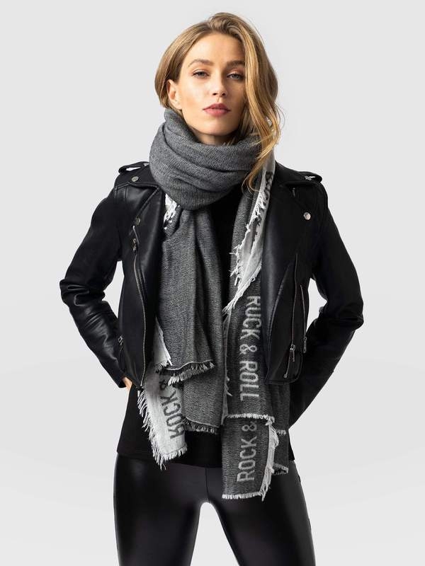 How To Style Scarf In Winter