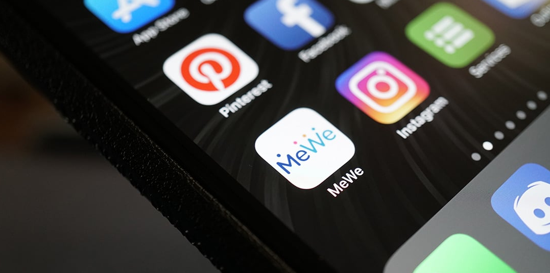 MeWe Social Network: Fact & How different from Facebook?