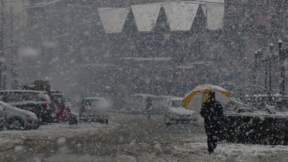 India Weather Forecast (Today Feb 25): Jammu-Kashmir, Himachal, Uttarakhand to witness heavy rain and snow