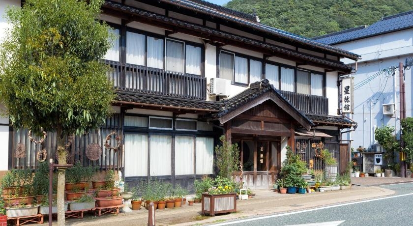 Top 10 Oldest Hotels in the World - The First Hotels