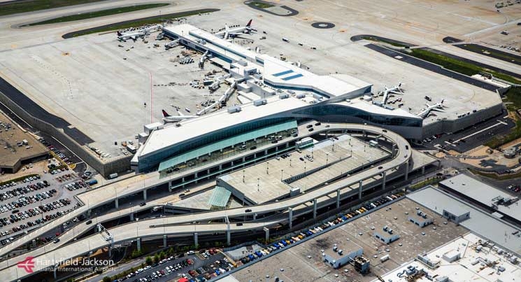 10 Busiest Airports in the United States Today