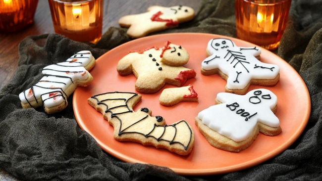 How to make scary Halloween cookies?