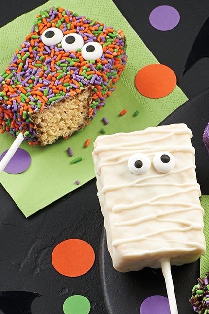 17 Ways To Celebrate Halloween At Home That Are Anything But Boring