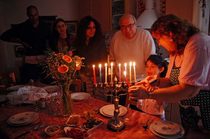Inside America’s Growing Hanukkah Food Festivals: How Jewish Culinary Traditions Are Captivating December Crowds Inside America’s Growing Hanukkah Food Festivals: How Jewish Culinary Traditions Are Captivating December Crowds