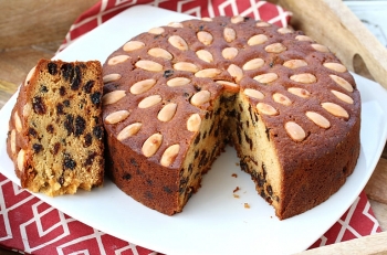Easy Recipe to Make Traditional Scottish Dundee Cake