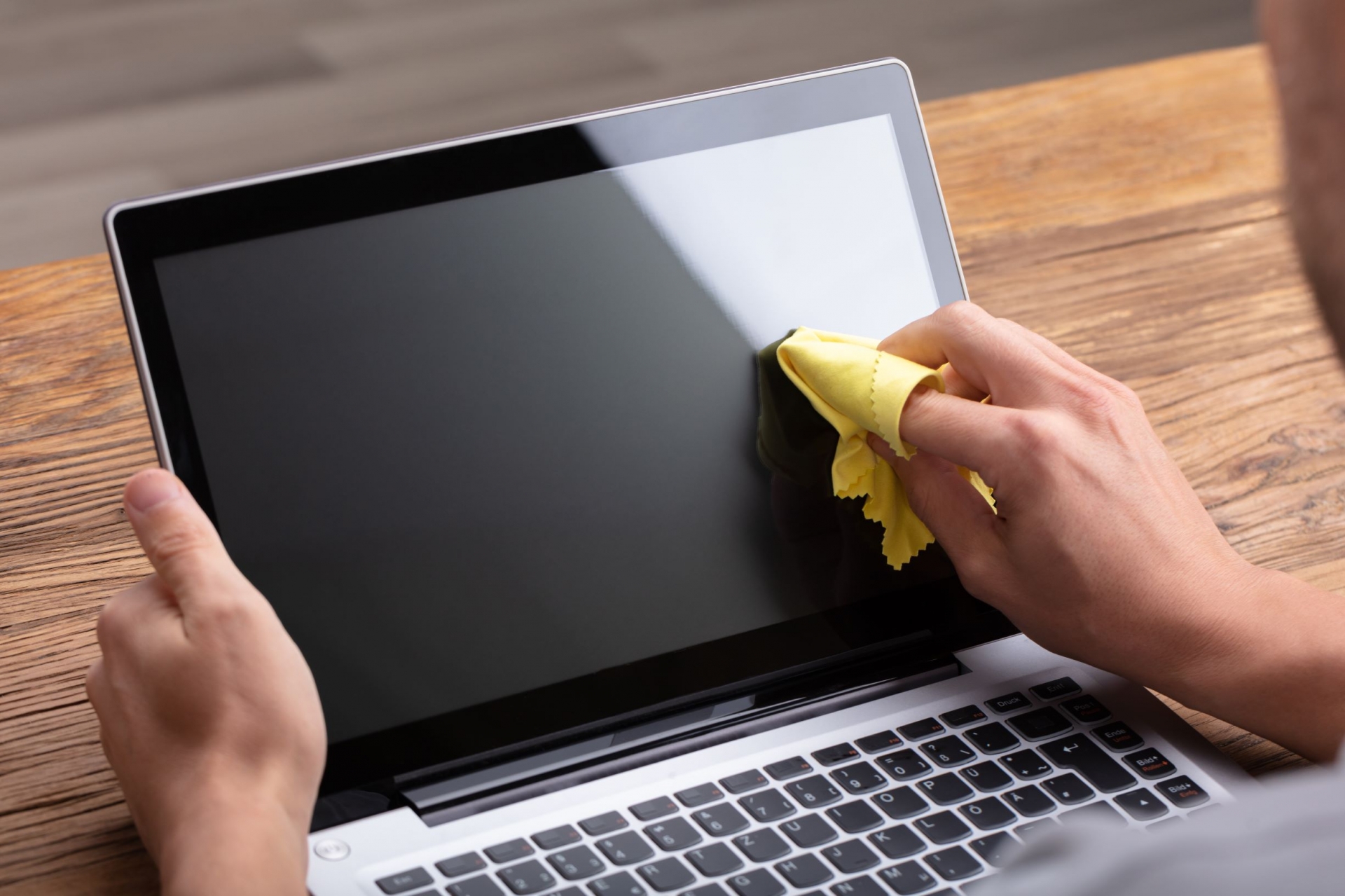 Tips to clean your laptop. Photo: Laptop Mag