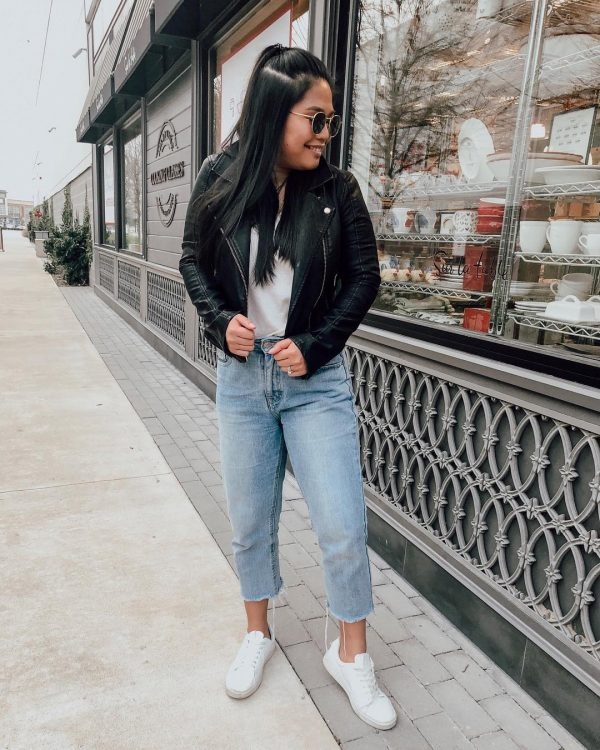 How to Style Old-school Jeans Following 2021's Fashion Trends?