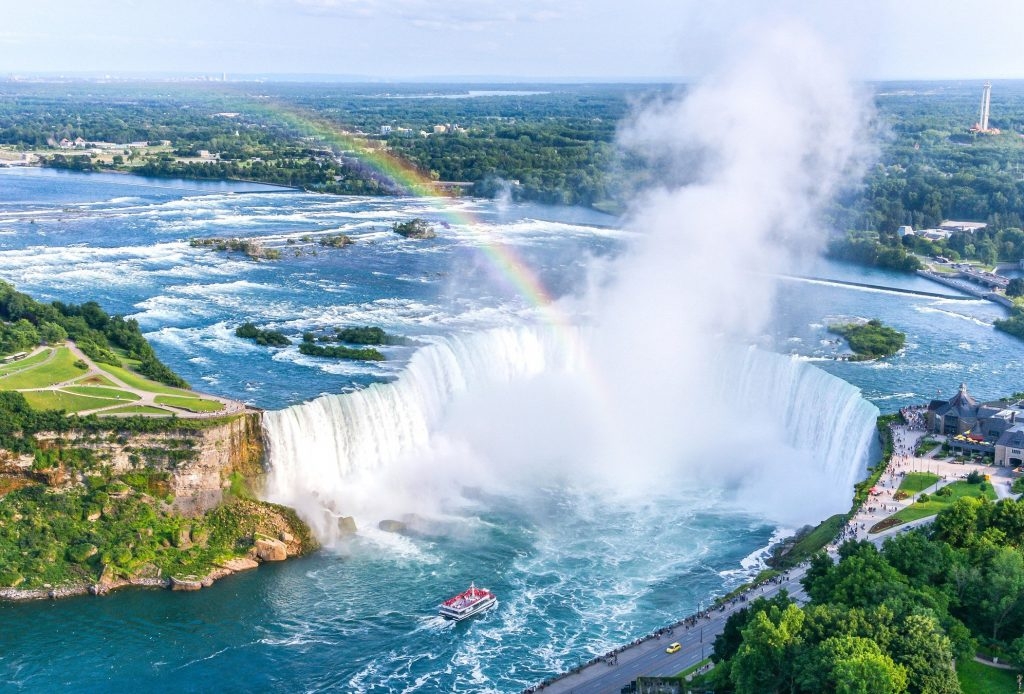 Top 10 Most Breathtaking Natural Wonders In Canada KnowInsiders   4706 Niagara Falls 1 