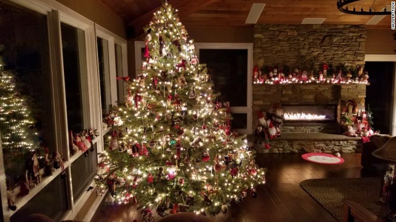Three simple steps to decorate your own Christmas tree