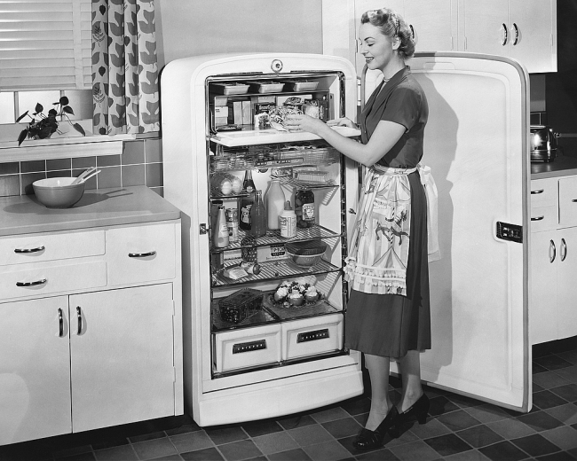 What is the World's First Refrigerator Ever Made - History in Timeline