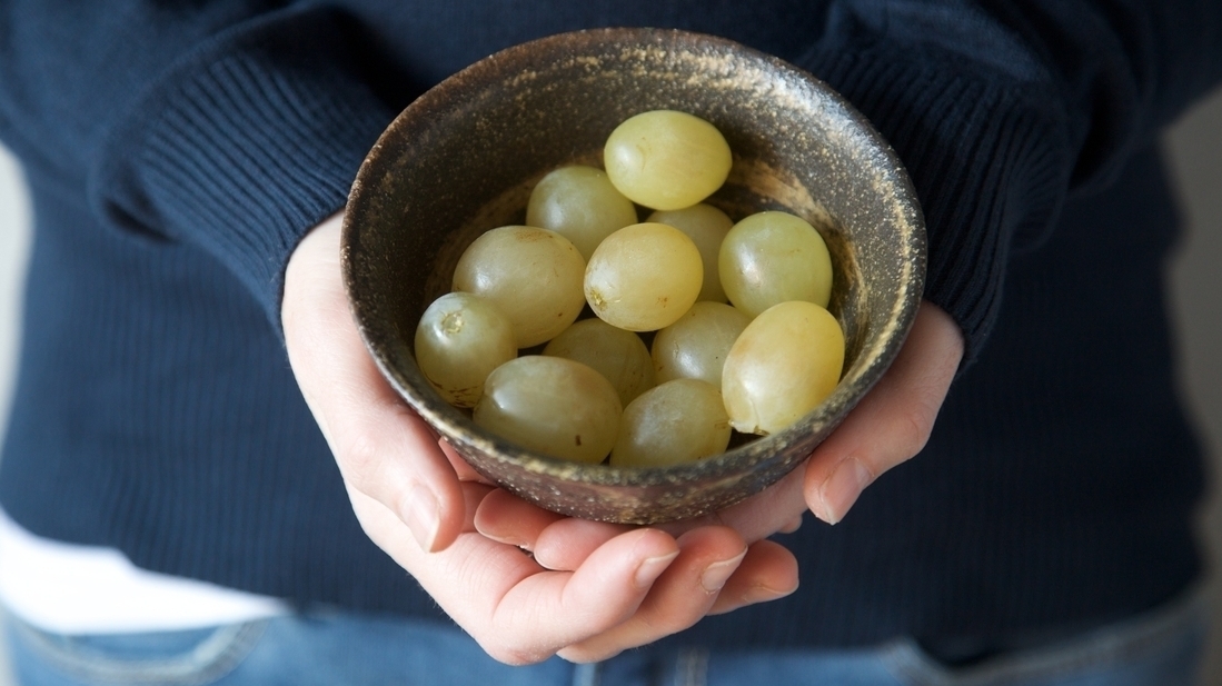 Eating 12 Grapes at Midnight   One of the World's Weirdest Traditions