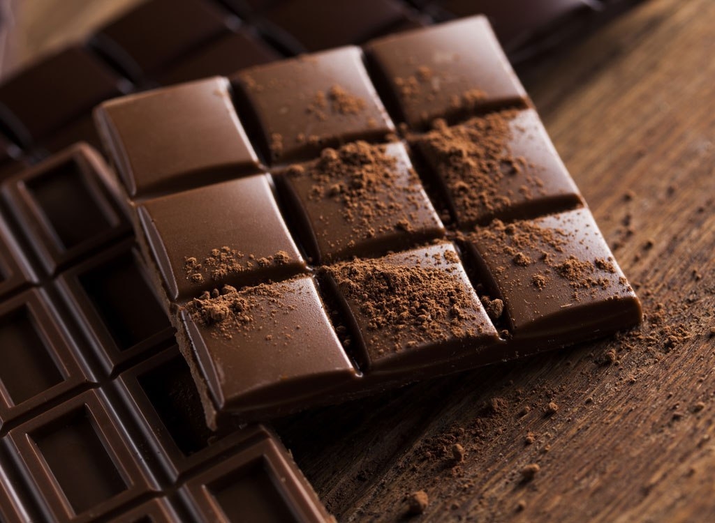 1643 dark chocolate bar squares