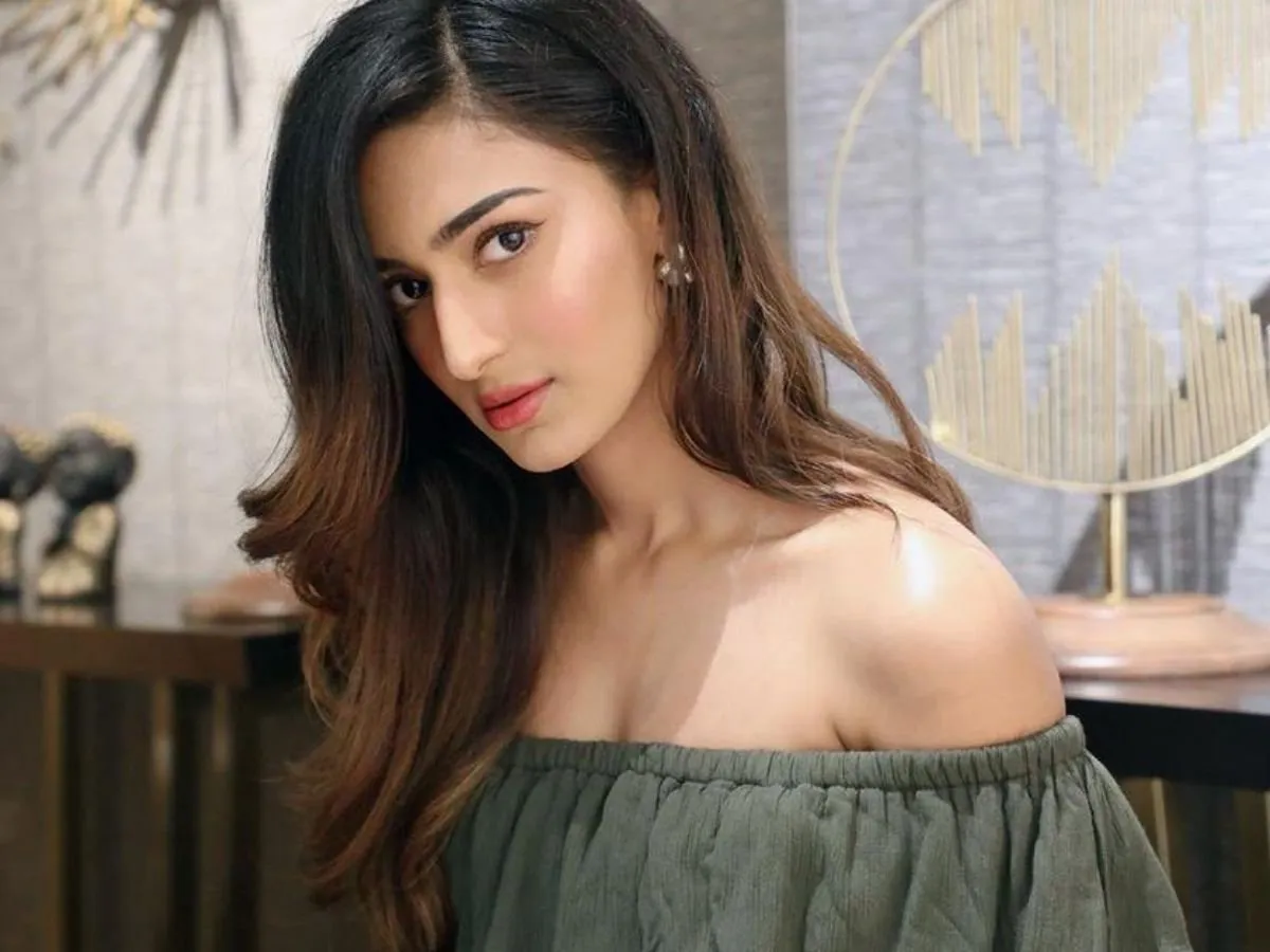 Who Is Erica Fernandes: Biography, Career, Personal Life and 20 Most Desirable Women on TV