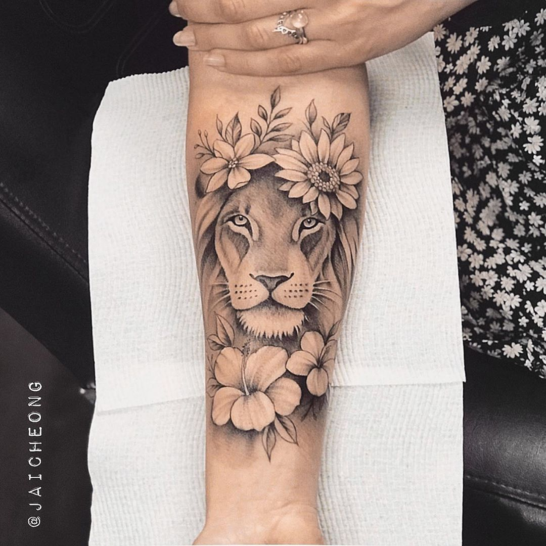 Top 20 Most Popular and Beautiful Arm Tattoos for Women/Girls | KnowInsiders