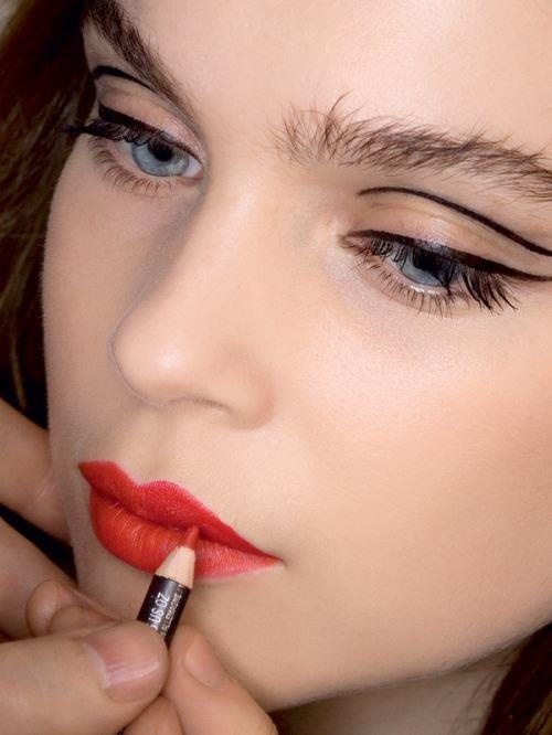 10 Makeup Tricks That Will Instantly Make You Look Younger