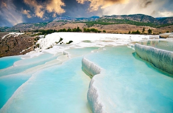 Top 7 Gorgeous Hot Springs In The World You Shouldn