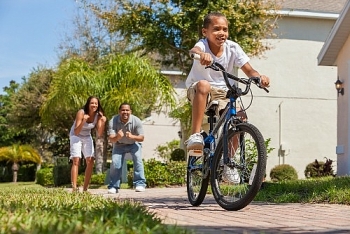 How to ride a bike without training wheels