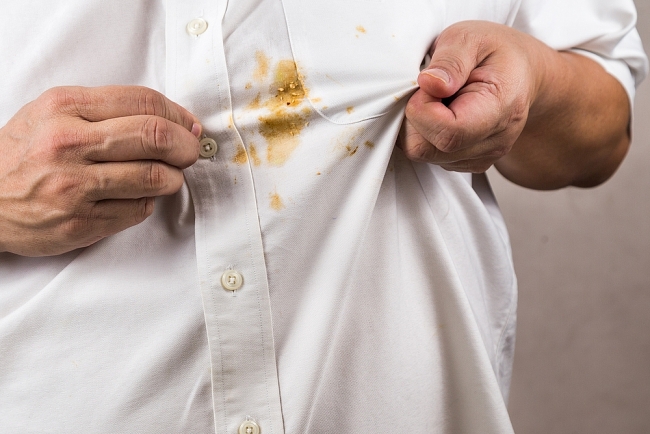 How to Remove Shirt Stains With Natural Ingredients