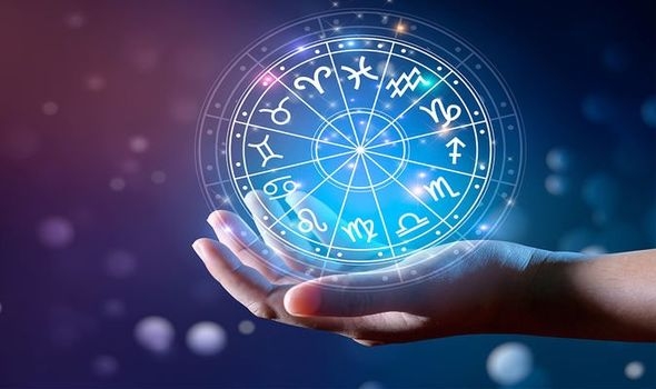 SAGITTARIUS Horoscope and Tarot Reading: Weekly predictions for Dec 28- Jan 3