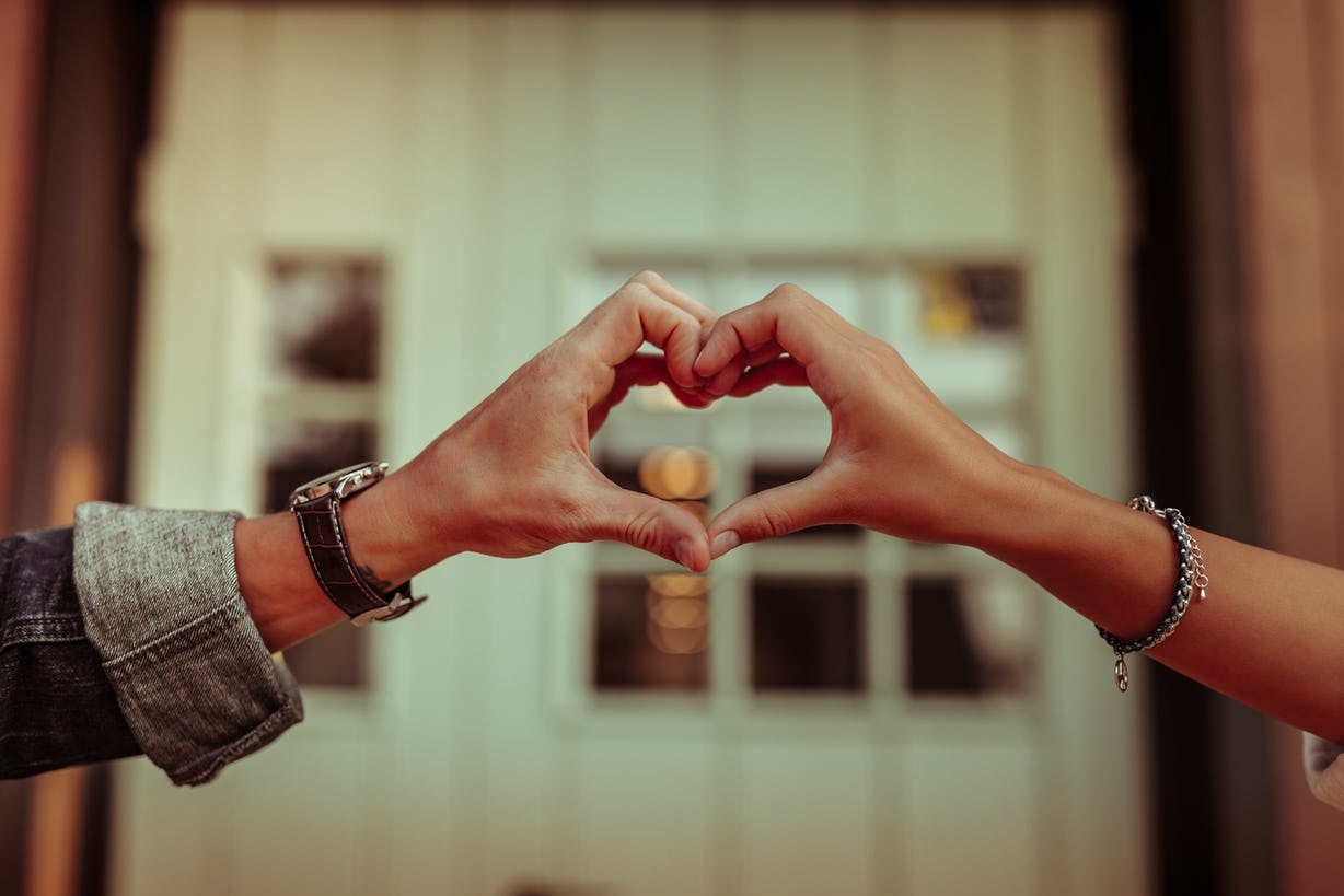 Cute Ways to Confess Love with Each Zodiac Sign on Valentine's Day