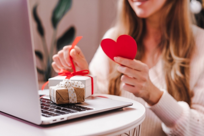Valentine's Day: Video Call and say 'I Love You'  during Covid-19