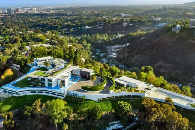 look inside most expensive house in america 21 bedrooms 49 bathrooms and 6 elevators