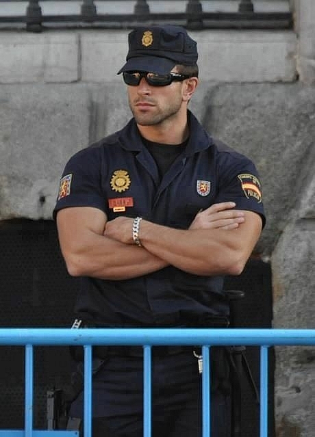 Top 10 Most Handsome Police Officers in the World on Social Media
