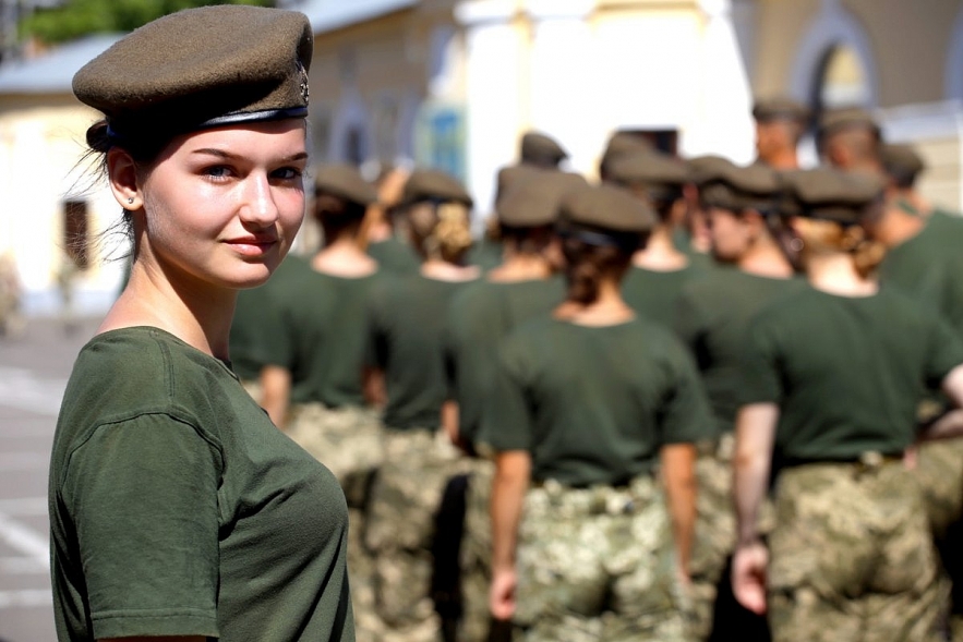 Most Beautiful Female Ukraine Soldiers in Pictures
