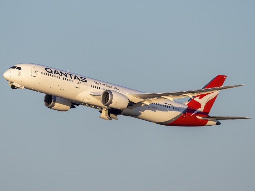 Qantas's Supermoon Flight: Ticket Price, Schedule, Passenger and Lunar Views
