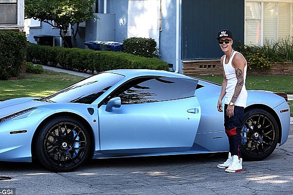 Justin Bieber is banned by Ferrari from buying its cars