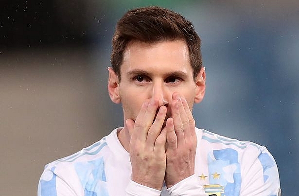 Lionel Messi transfer latest as contract expires with Barcelona 
