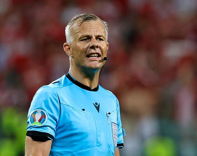Refereeing Team for Euro 2020 Final: Who is Bjorn Kuipers - Biography